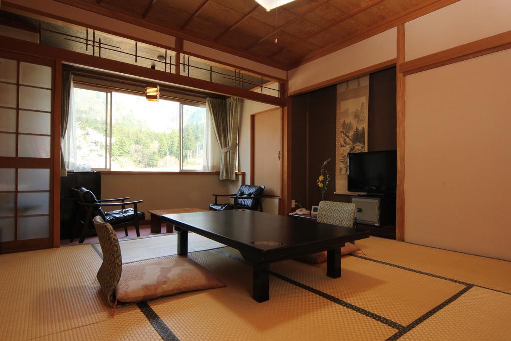 Gokayama Onsen Akaokan Nanto Екстер'єр фото